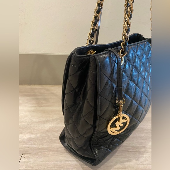 Michael Kors Black Quilted Tote Bag - Picture 4 of 10